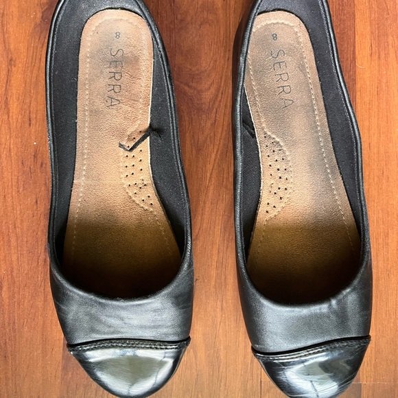 Worn Women’s Black Flats - Picture 1 of 4